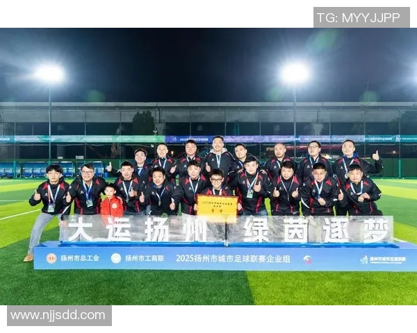 武汉足球队荣登足球状态排行榜首位展现强劲实力与团队精神