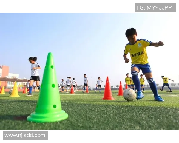 庄明足球：探索足球的魅力与团队精神的完美结合之旅